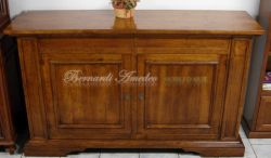 Credenza realizzata in legno massello di noce con 2 ante senza intarsi